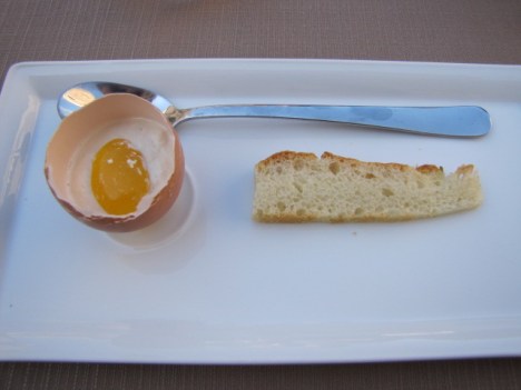 Spuma d'uovo al Marsala alla coque con confettura d'arancia