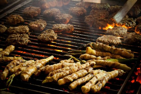 ogni posto a Catania e' buono per arrostire le polpette di cavallo senza creare criticita'