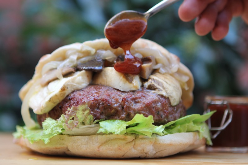 SHEK BURGER - FUD salsiccia provola funghi 02